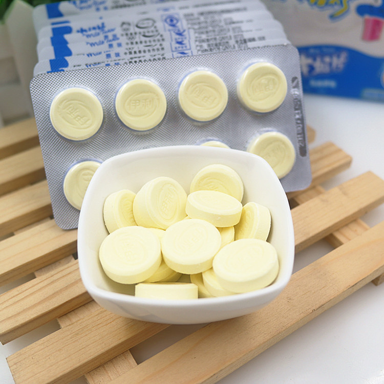 伊利牛奶片原味草莓味160g*1盒装 儿童零食特浓奶酪糖内蒙古特产